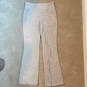 Athleta girl chit chat flare pant. Size 8/0. Light Gray Kids Sweatpants